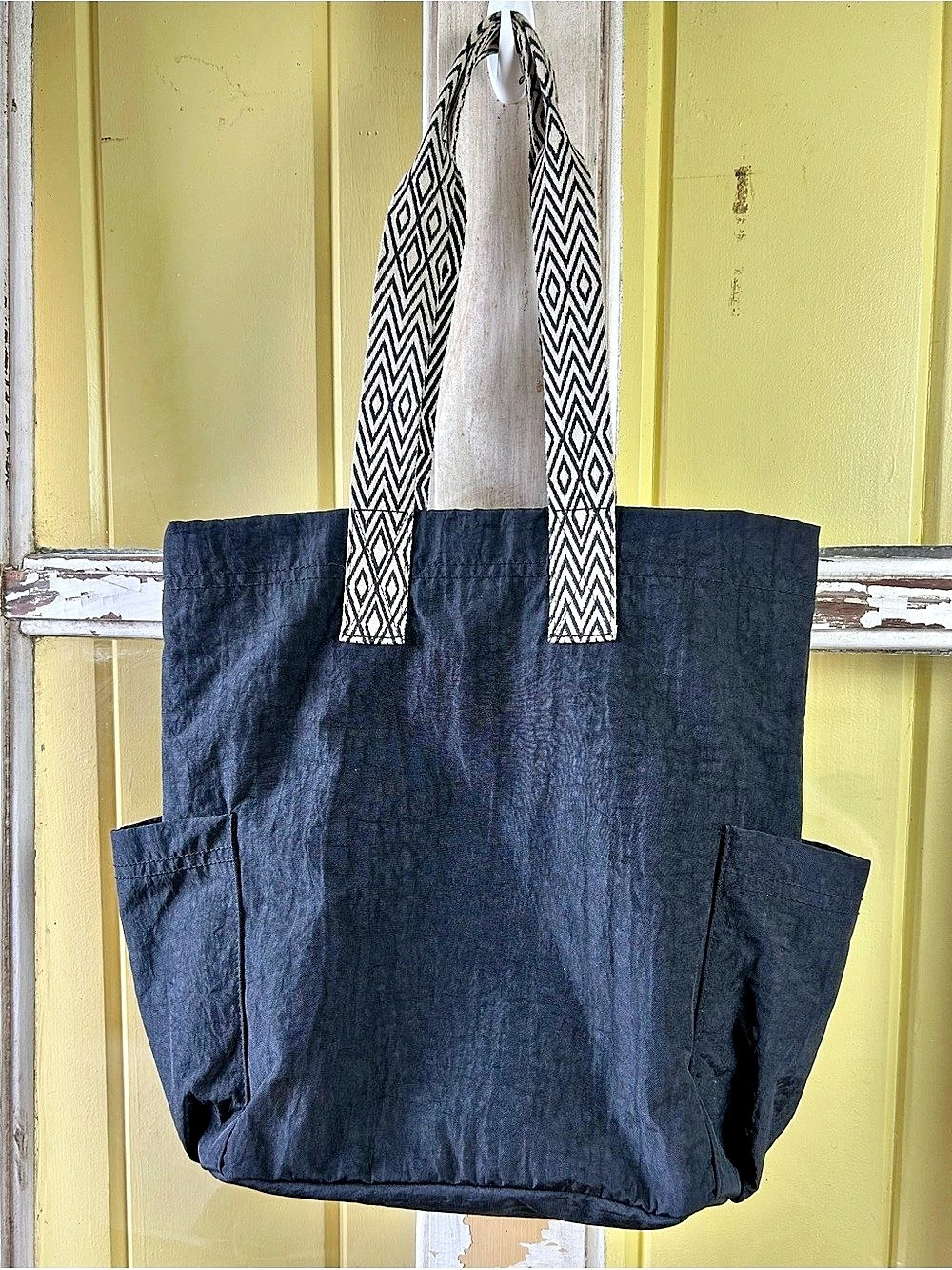 Universal Thread Nylon Carry-All Tote Handbag Black